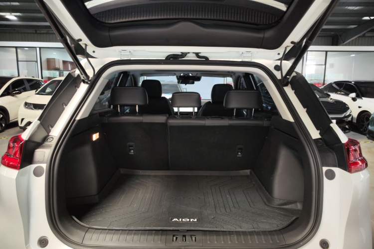 Used AION V 2023 Plus 70 Super Fast Charging Version Ternary Lithium Trunk