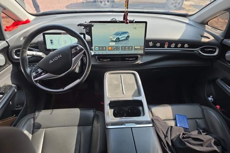 Used AION V 2024 Plus 70 Smart Edition Ternary Lithium Center Console