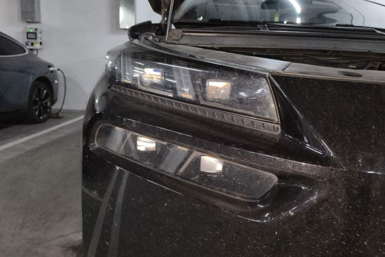 Used AION V 2024 Plus 70 Star Edition Lithium Iron Phosphate Right Front Headlight