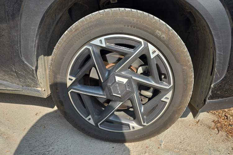 Used AION V 2024 Plus 70 Smart Edition Ternary Lithium Right Front Wheel Hub
