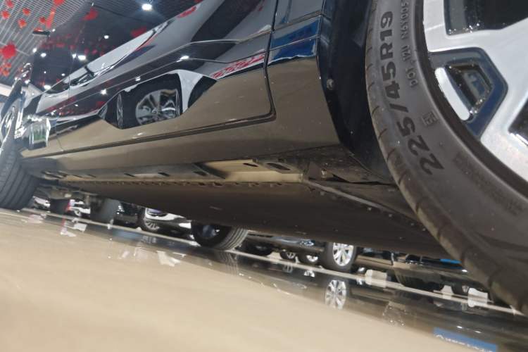Used AION V 2024 Aion Tyrannosaurus 650 LiDAR Edition Right Side Sill