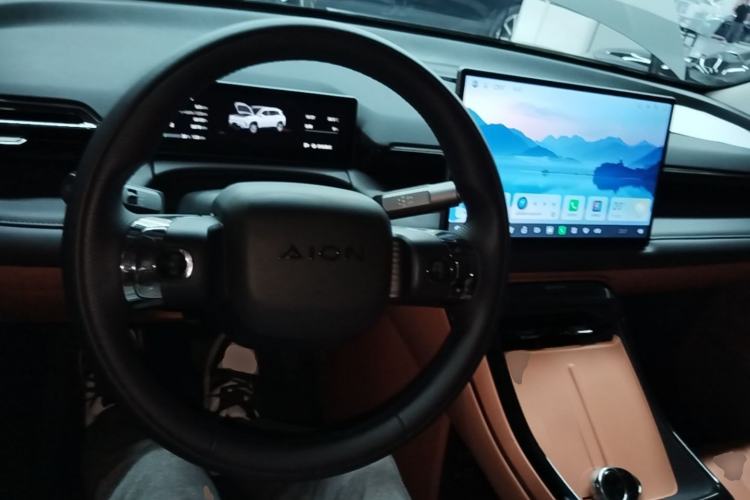 Used AION V 2024 Aion Tyrannosaurus 520 Smart Luxury Edition Center Console