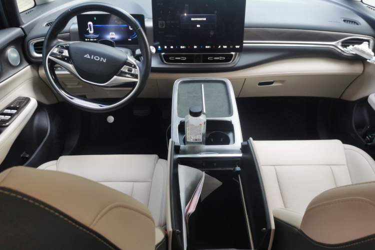 Used AION V 2024 Plus 80 Tech Edition Ternary Lithium Center Console