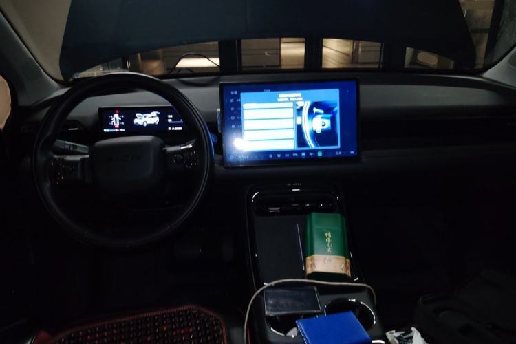 Used AION V 2024 Aion Tyrannosaurus 650 Smart Luxury Edition Center Console