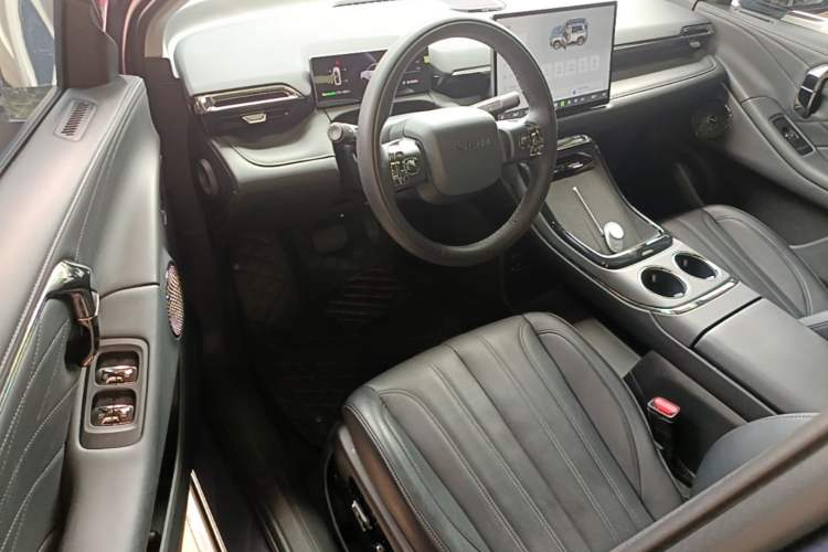 Used AION V 2024 Aion Tyrannosaurus 650 LiDAR Edition Driver Seat