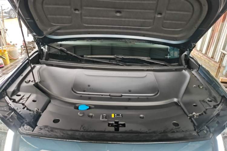 Used AION V 2024 Aion Tyrannosaurus 520 Intelligent Premium Edition Engine Bay