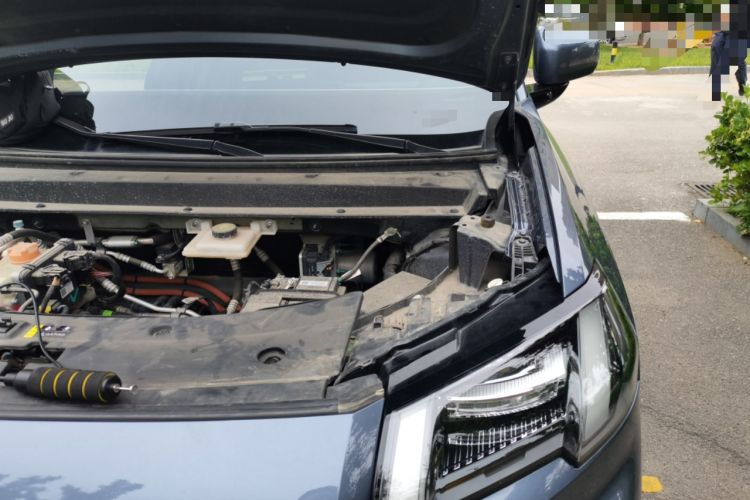 Used AION V 2024 Aion Tyrannosaurus 650 LiDAR Edition Engine Bay Left