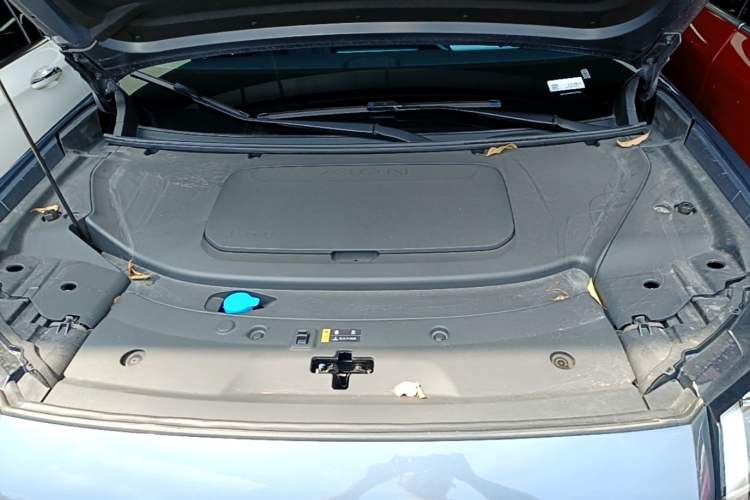 Used AION V 2024 Aion Tyrannosaurus 650 LiDAR Edition Engine Bay