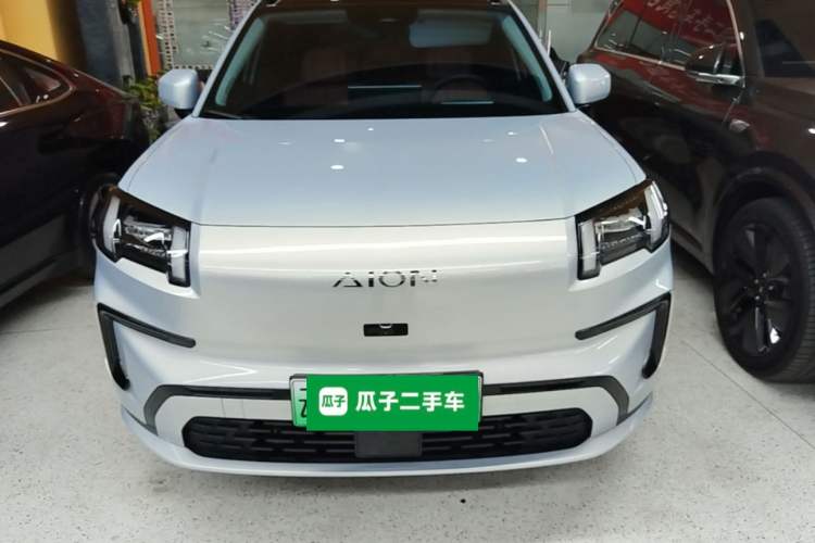 Used AION V 2024 Aion Tyrannosaurus 520 Smart Luxury Edition Front