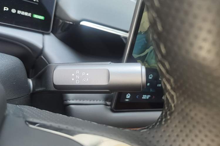 Used AION V 2024 Aion Tyrannosaurus 650 Smart Luxury Edition Gear Lever