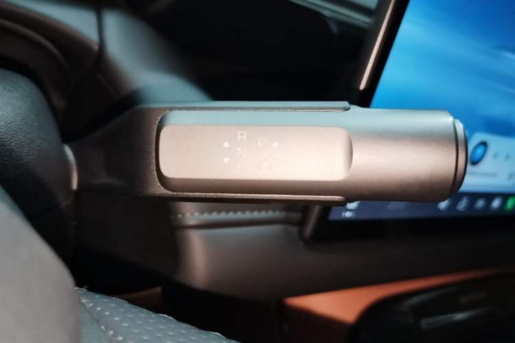 Used AION V 2024 Aion Tyrannosaurus 520 Smart Luxury Edition Gear Lever