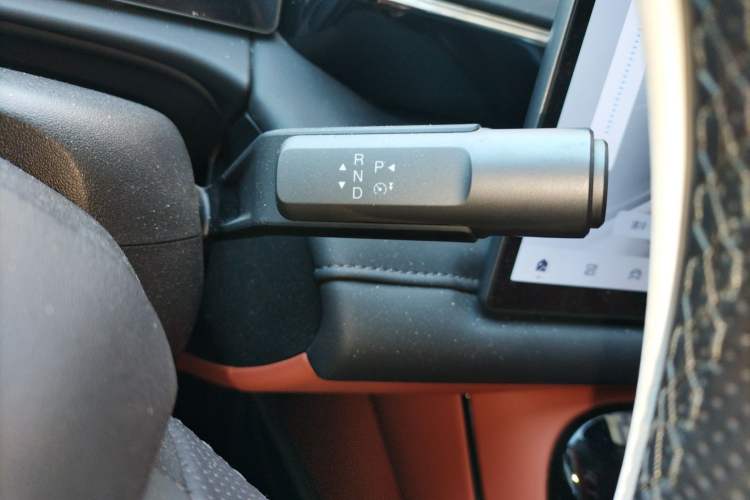 Used AION V 2024 Aion Tyrannosaurus 650 Smart Luxury Edition Gear Lever