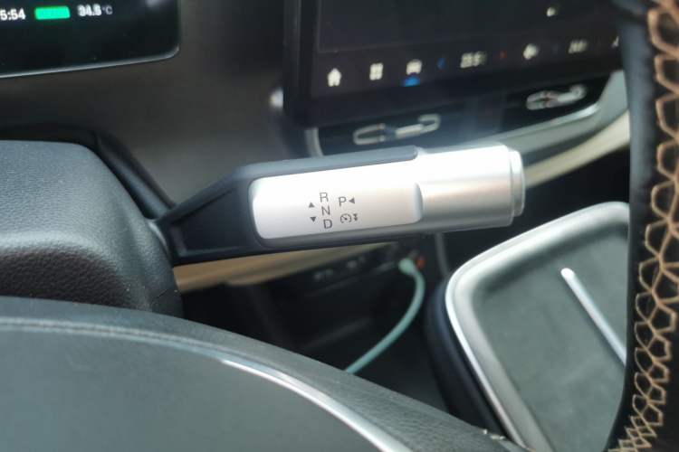 Used AION V 2024 Plus 80 Tech Edition Ternary Lithium Gear Lever
