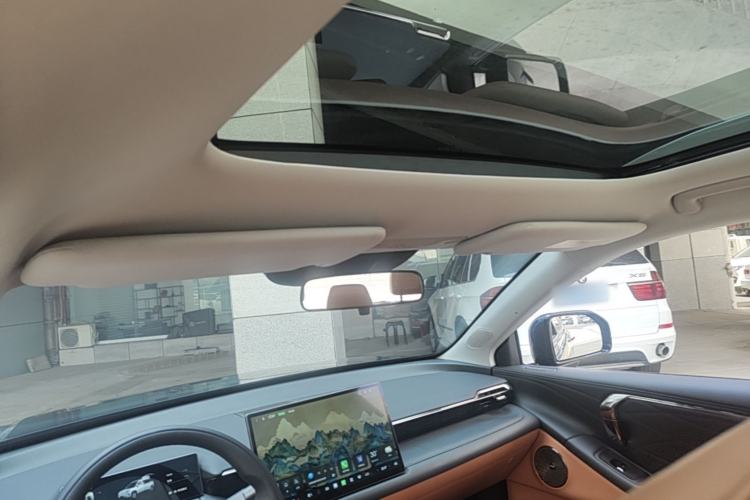 Used AION V 2024 Aion Tyrannosaurus 650 Smart Luxury Edition Headliner