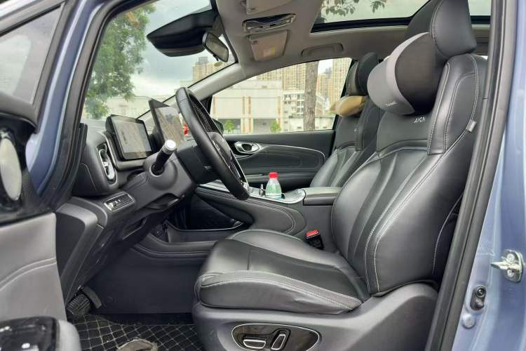 Used AION V 2024 Plus 70 Star Edition Lithium Iron Phosphate Interior 1