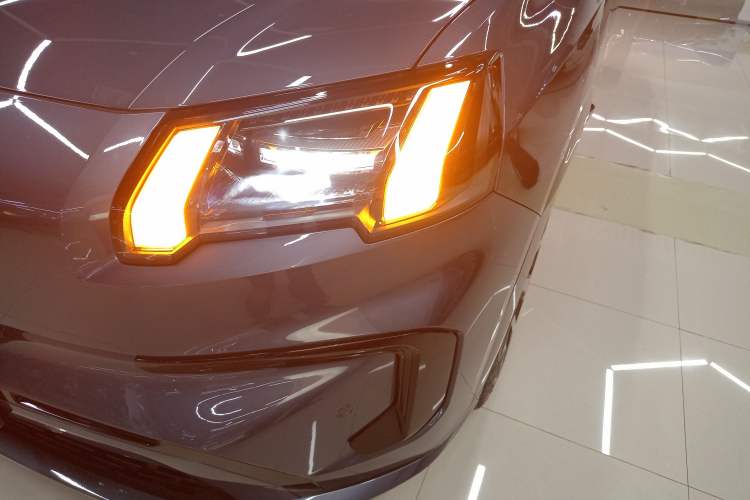 Used AION V 2024 Aion Tyrannosaurus 650 LiDAR Edition Left Front Headlight