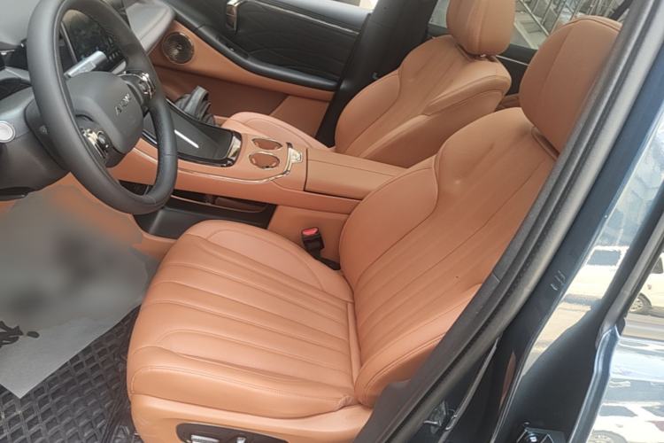 Used AION V 2024 Aion Tyrannosaurus 650 Smart Luxury Edition Left Front Seat