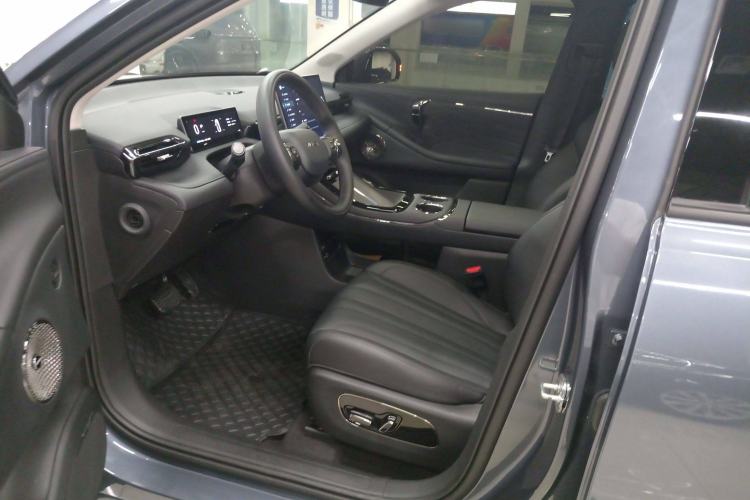 Used AION V 2024 Aion Tyrannosaurus 650 LiDAR Edition Left Front Seat