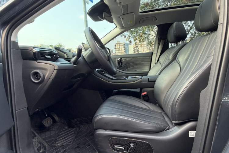 Used AION V 2024 Aion Tyrannosaurus 650 LiDAR Edition Left Front Seat
