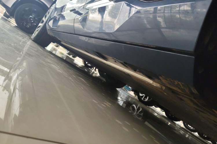 Used AION V 2024 Aion Tyrannosaurus 520 Smart Luxury Edition Left Side Sill