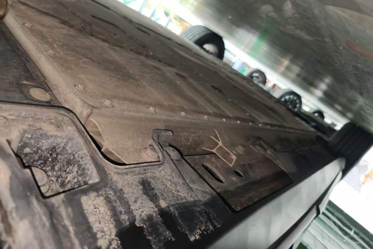 Used AION V 2024 Plus 70 Star Edition Lithium Iron Phosphate Left Side Sill