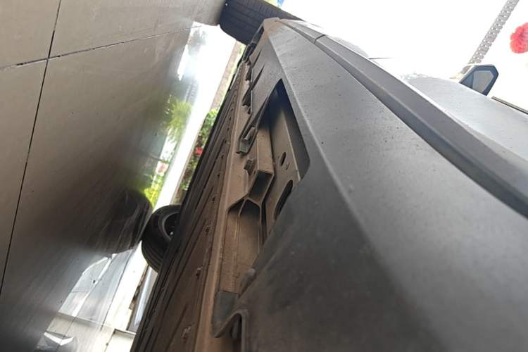 Used AION V 2024 Plus 70 Star Edition Lithium Iron Phosphate Left Side Sill