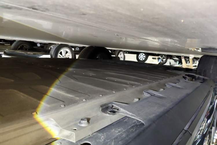 Used AION V 2024 Plus 70 Star Edition Lithium Iron Phosphate Left Side Sill