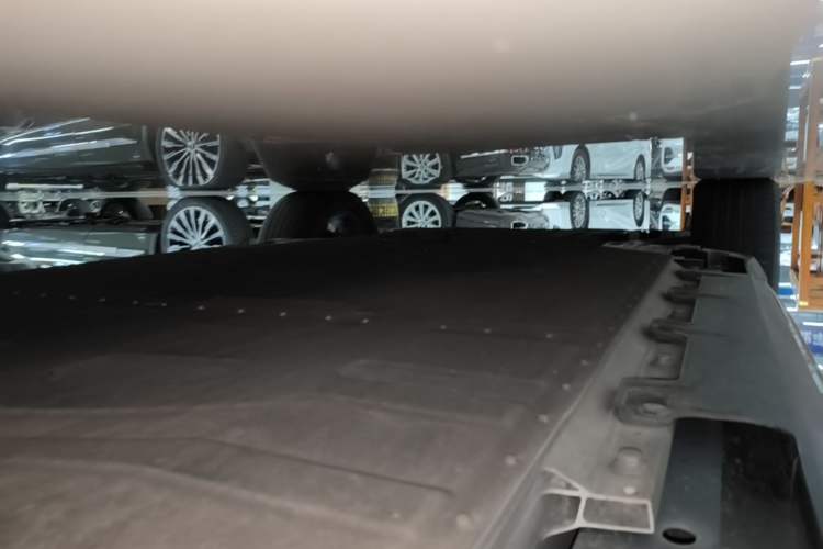 Used AION V 2024 Plus 70 Tech Edition Lithium Iron Phosphate Left Side Sill