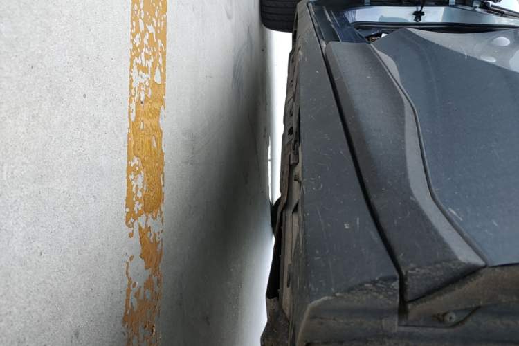 Used AION V 2024 Plus 70 Tech Edition Lithium Iron Phosphate Left Side Sill