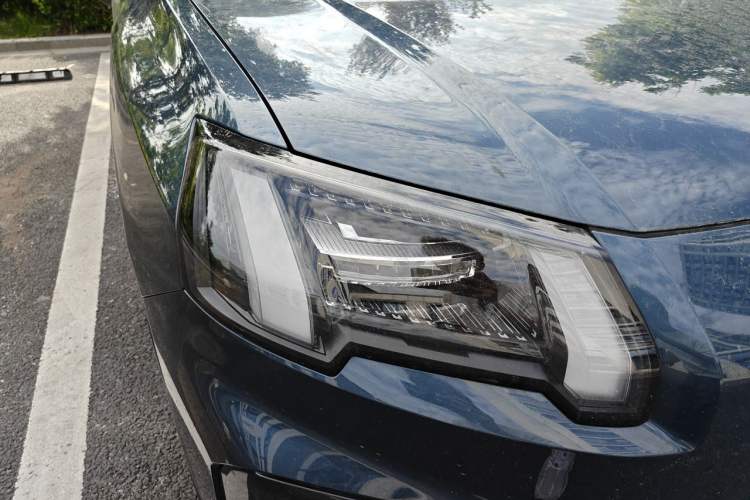 Used AION V 2024 Aion Tyrannosaurus 520 Smart Luxury Edition Right Front Headlight