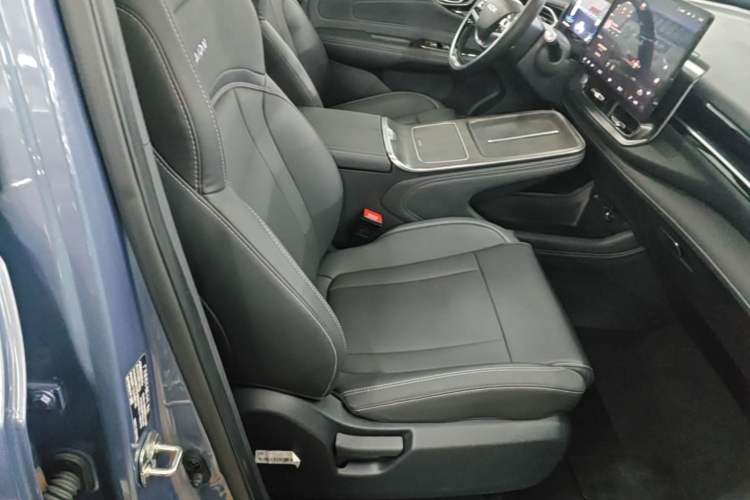 Used AION V 2024 Plus 70 Star Edition Ternary Lithium Right Front Seat