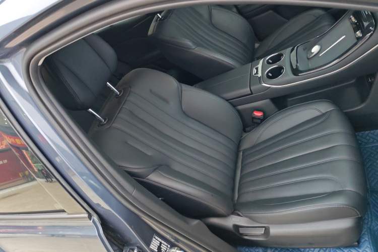 Used AION V 2024 Aion Tyrannosaurus 650 Smart Luxury Edition Right Front Seat