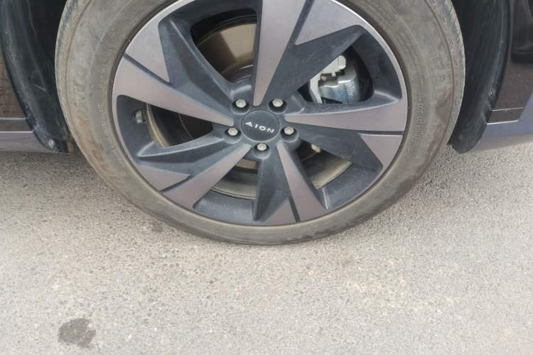 Used AION V 2024 Aion Tyrannosaurus 520 Intelligent Premium Edition Right Front Wheel Hub