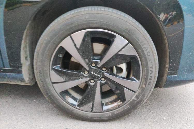 Used AION V 2024 Aion Tyrannosaurus 520 Intelligent Premium Edition Right Front Wheel Hub