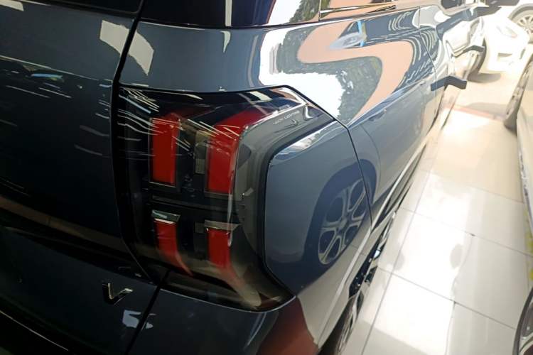 Used AION V 2024 Aion Tyrannosaurus 650 LiDAR Edition Right Rear Taillight