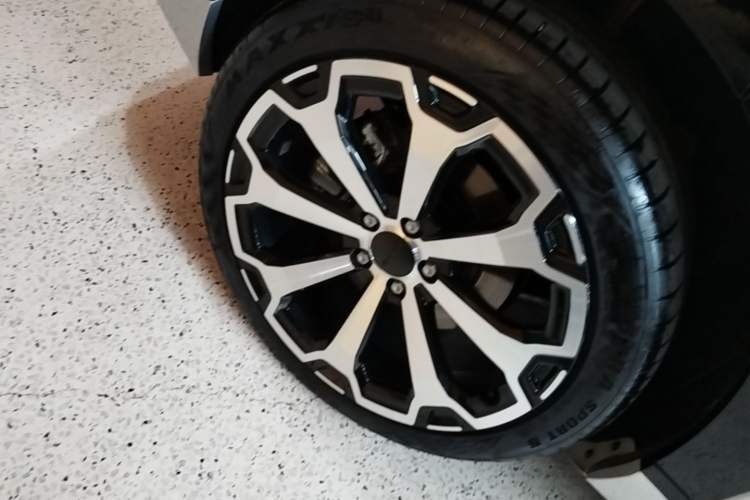 Used AION V 2024 Aion Tyrannosaurus 520 Smart Luxury Edition Right Rear Wheel Hub