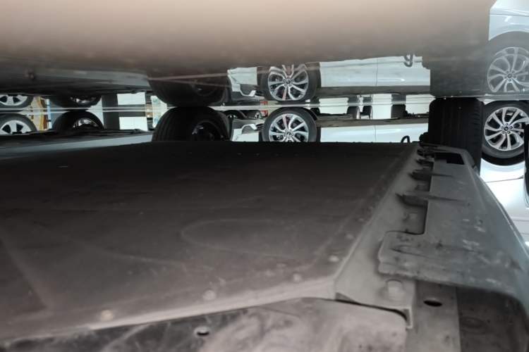 Used AION V 2024 Plus 70 Tech Edition Lithium Iron Phosphate Right Side Sill