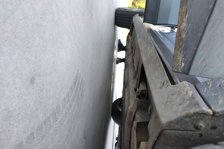 Used AION V 2024 Plus 70 Tech Edition Lithium Iron Phosphate Right Side Sill