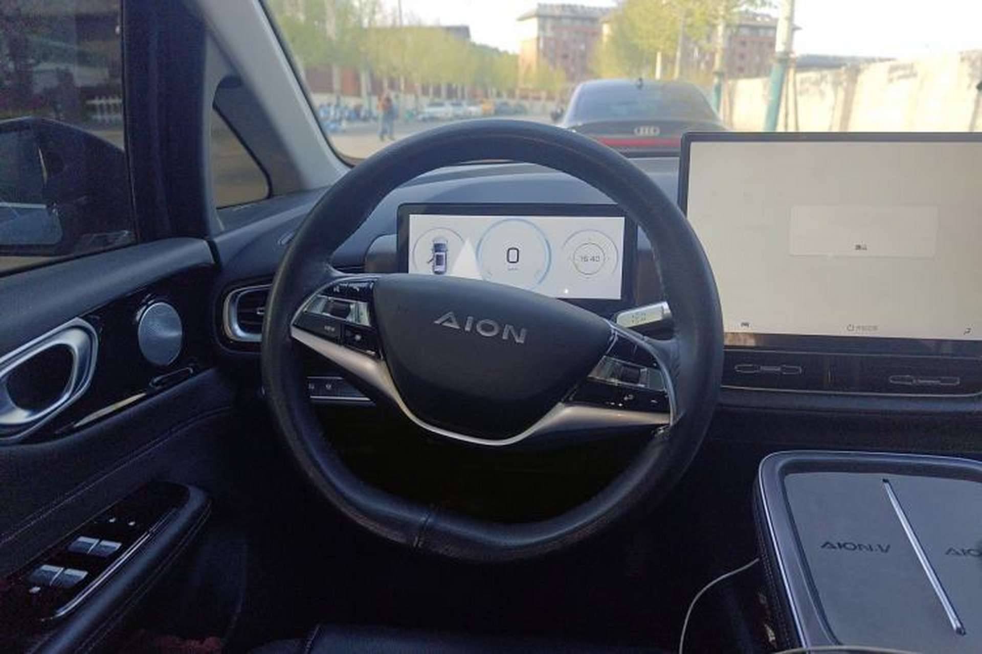 Used AION V 2024 Plus 70 Star Edition Lithium Iron Phosphate Steering Wheel