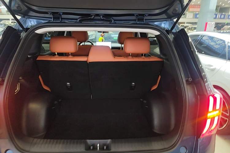 Used AION V 2024 Aion Tyrannosaurus 520 Smart Enjoy Edition Trunk