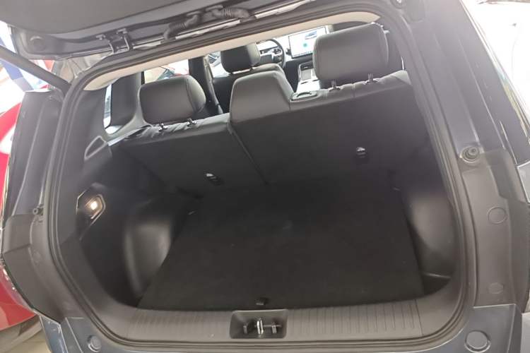 Used AION V 2024 Aion Tyrannosaurus 650 LiDAR Edition Trunk