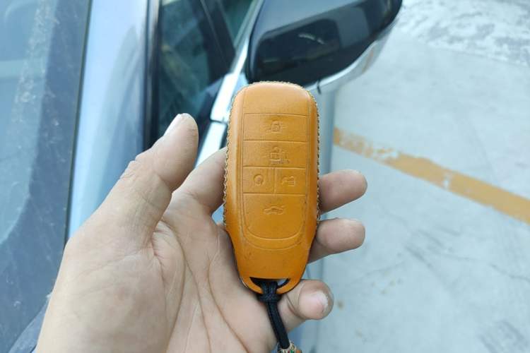 Used AION V 2024 Plus 70 Tech Edition Lithium Iron Phosphate Vehicle Key