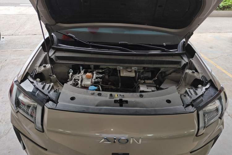Used AION V 2024 Aion Tyrannosaurus 650 Executive Edition Engine Bay