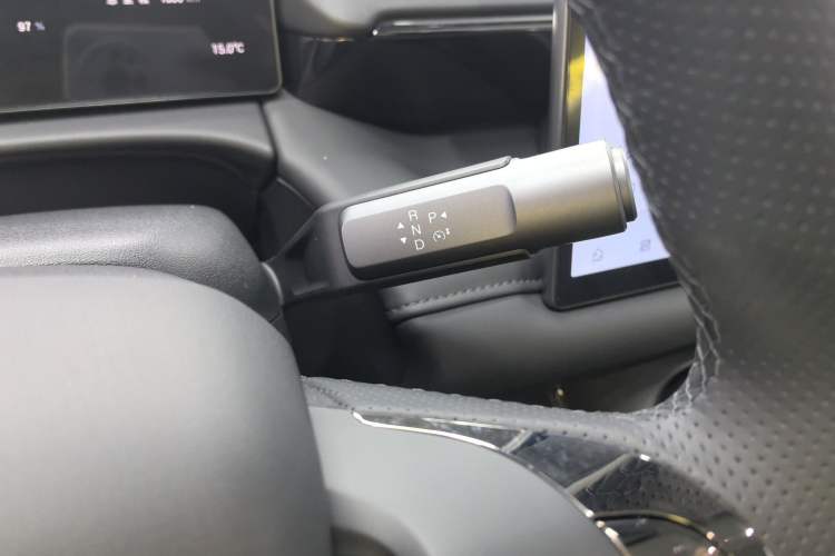 Used AION V 2024 Aion Tyrannosaurus 520 LiDAR Edition Gear Lever