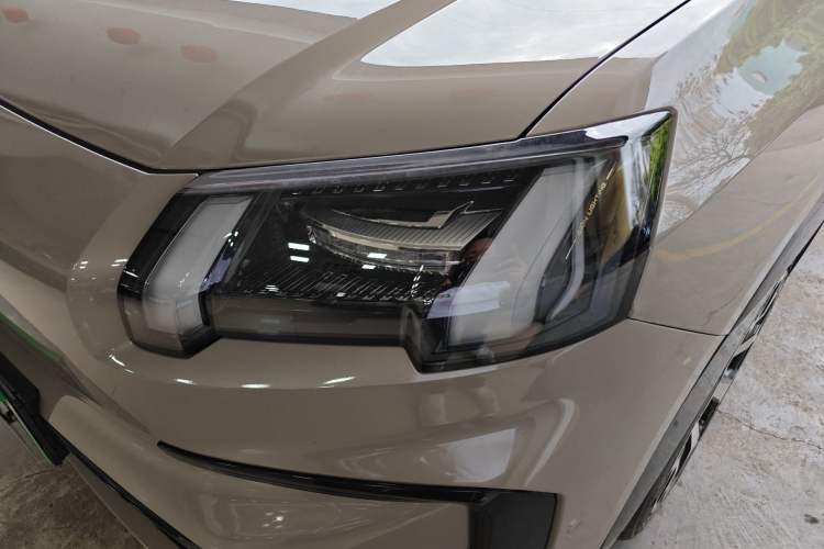 Used AION V 2024 Aion Tyrannosaurus 650 Executive Edition Left Front Headlight