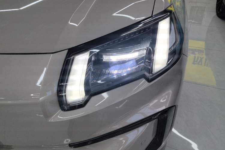 Used AION V 2024 Aion Tyrannosaurus 520 LiDAR Edition Left Front Headlight