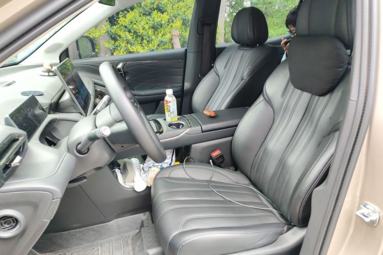 Used AION V 2024 Aion Tyrannosaurus 650 LiDAR Edition Left Front Seat