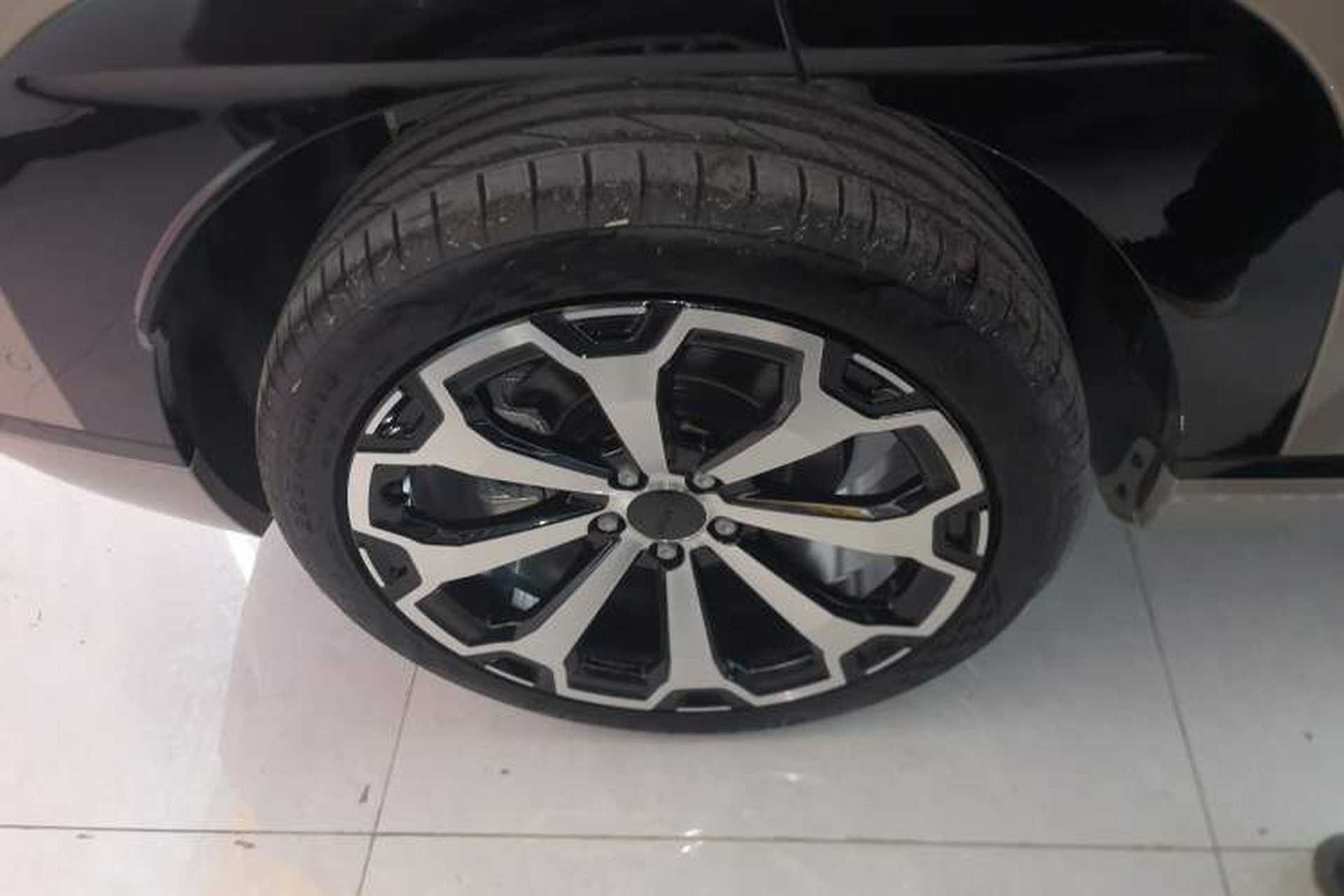 Used AION V 2024 Aion Tyrannosaurus 520 LiDAR Edition Right Rear Wheel Hub