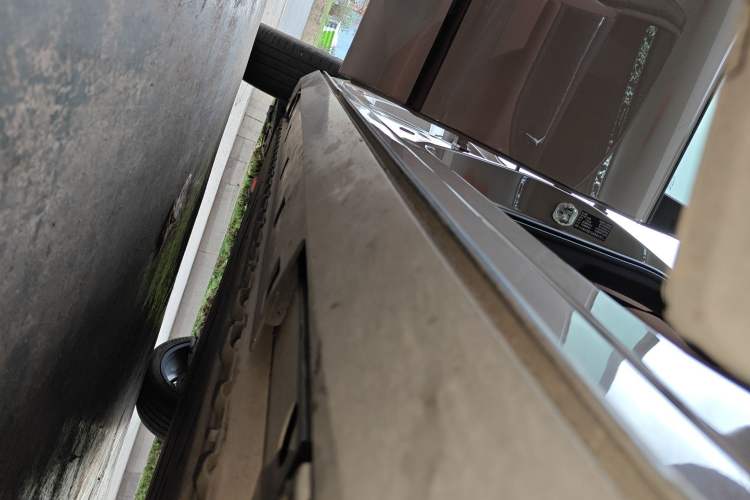 Used AION V 2024 Aion Tyrannosaurus 650 Executive Edition Right Side Sill