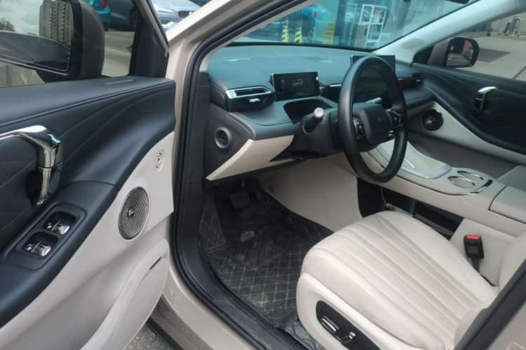 Used AION V 2024 Aion Tyrannosaurus 650 LiDAR Edition Driver Seat